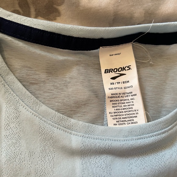 Sleeveless running top - Picture 6 of 8